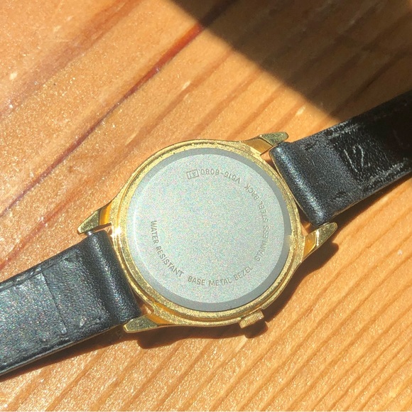 Disney Lorus Mickey Mouse Hands Gold Tone leather Watch VINTAGE -NOT TESTED - Picture 4 of 6